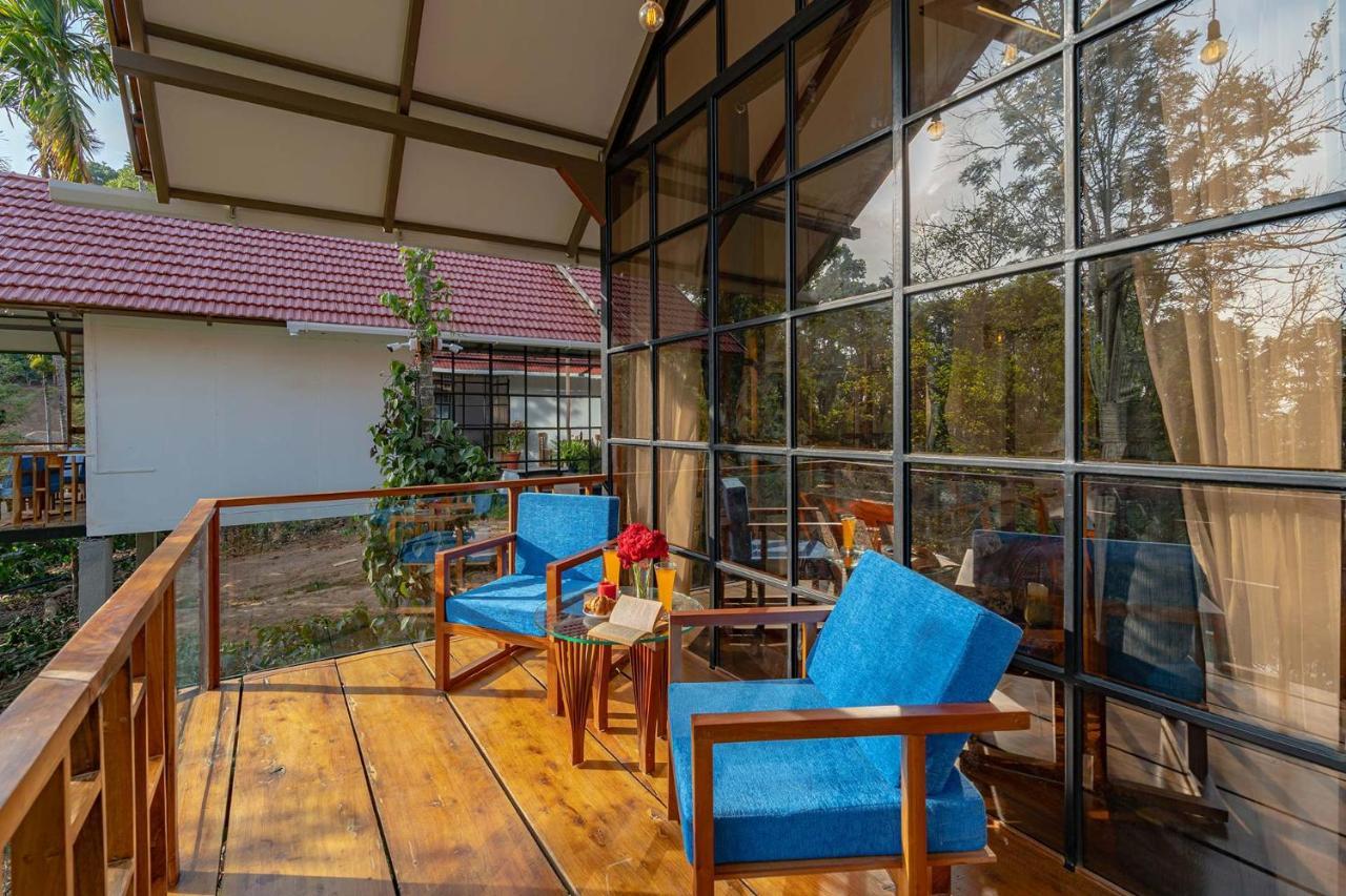Stayvista At Cicada Chikmagalur 2Bhk Breakfast Included With Amazing View المظهر الخارجي الصورة