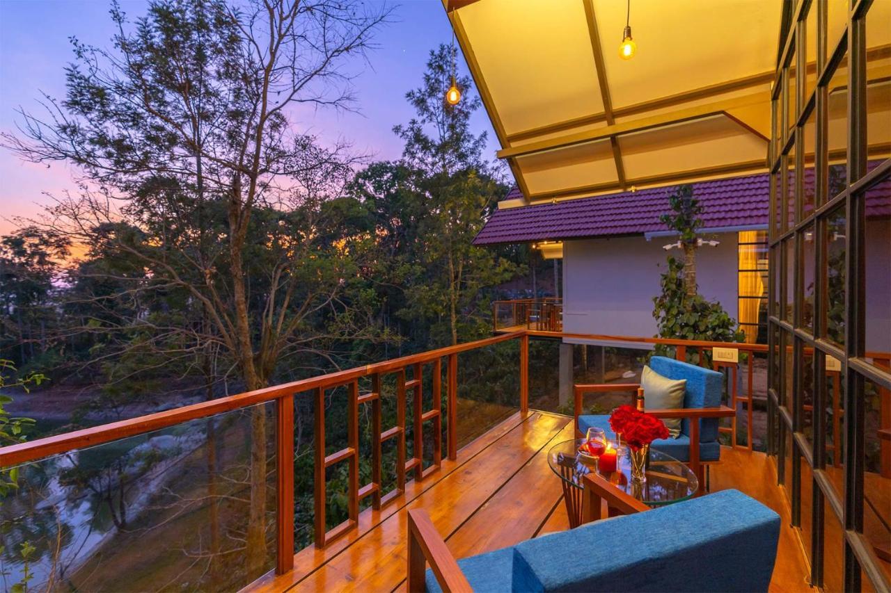 Stayvista At Cicada Chikmagalur 2Bhk Breakfast Included With Amazing View المظهر الخارجي الصورة