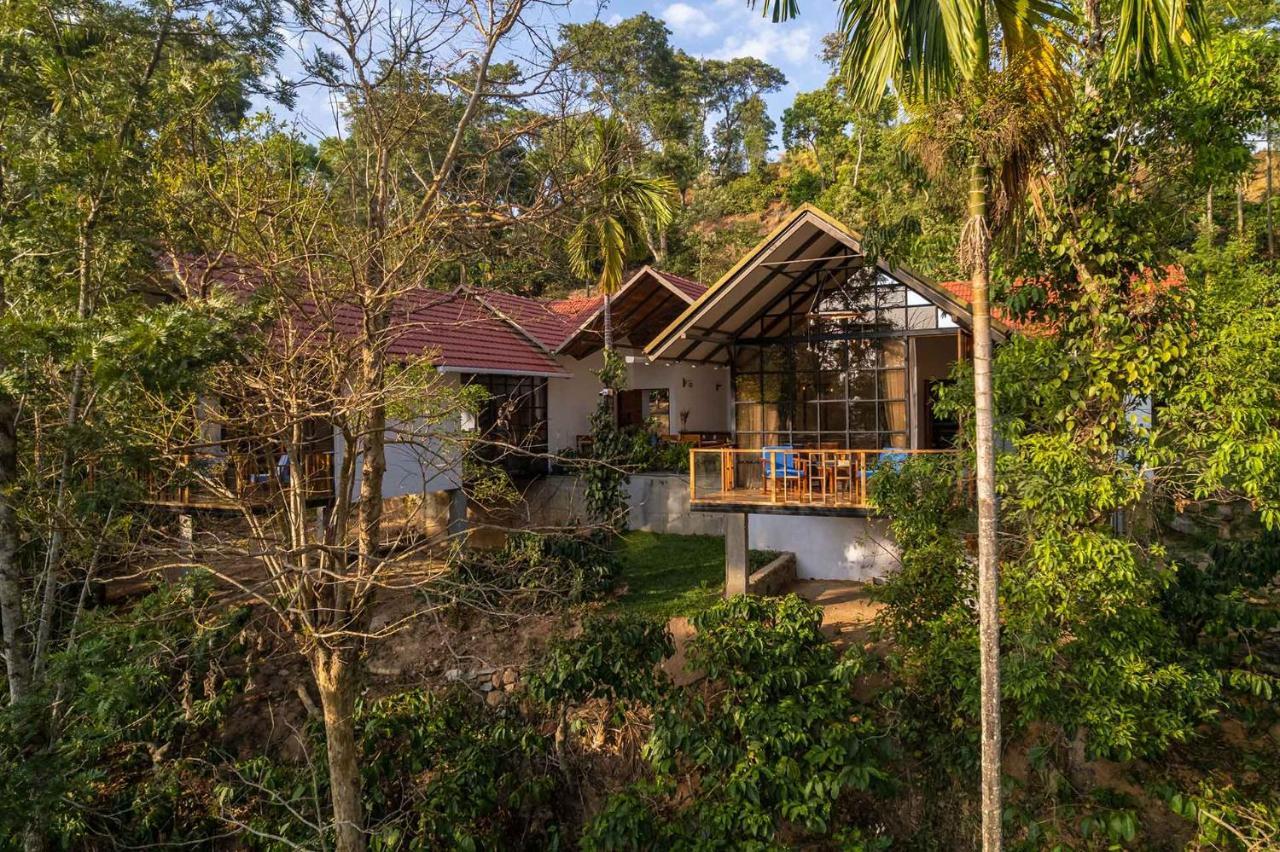 Stayvista At Cicada Chikmagalur 2Bhk Breakfast Included With Amazing View المظهر الخارجي الصورة